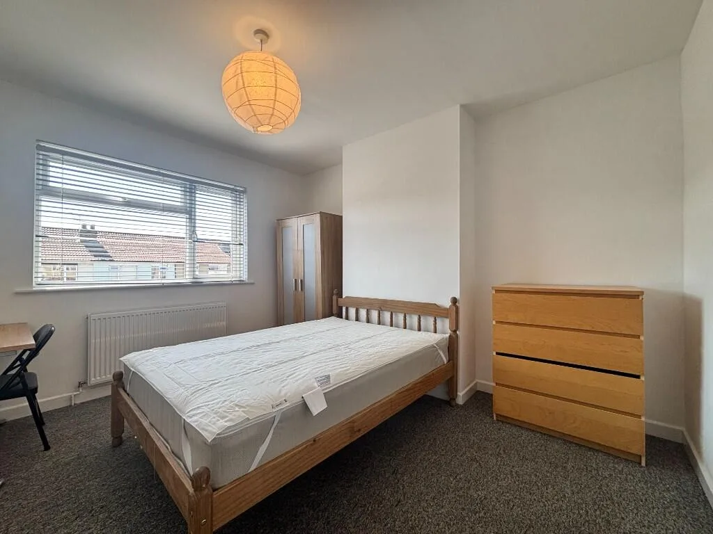 6 bedroom house for rent