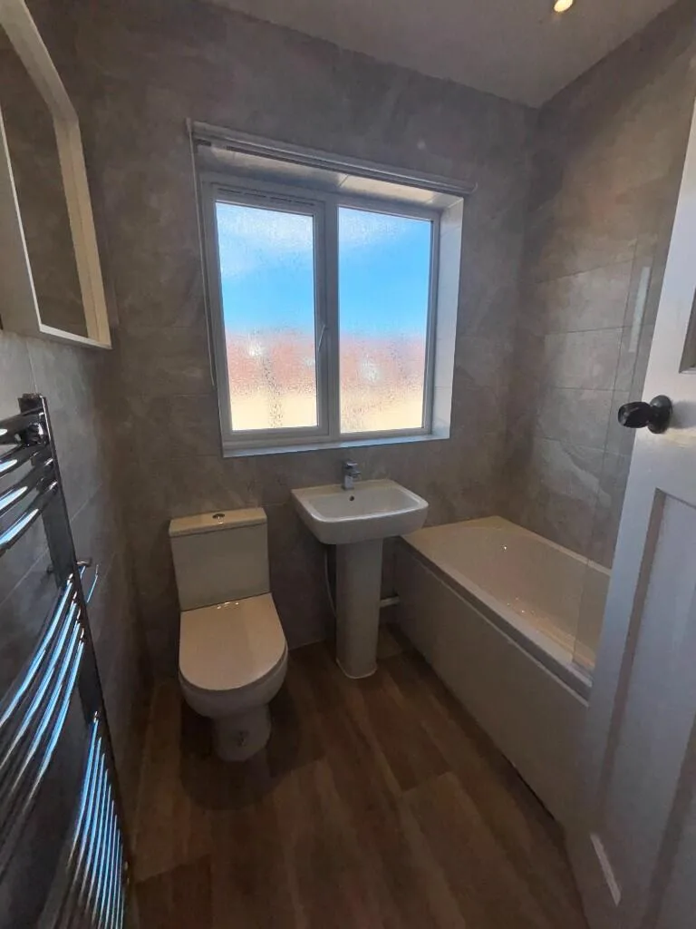 6 bedroom house for rent