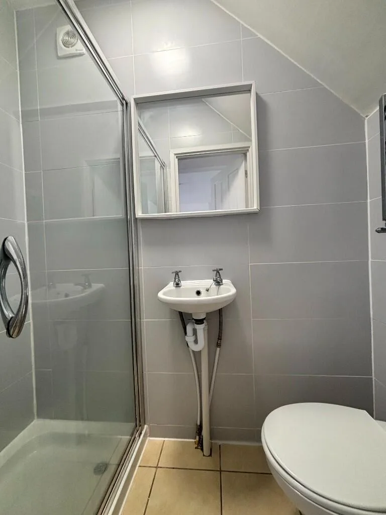 6 bedroom house for rent