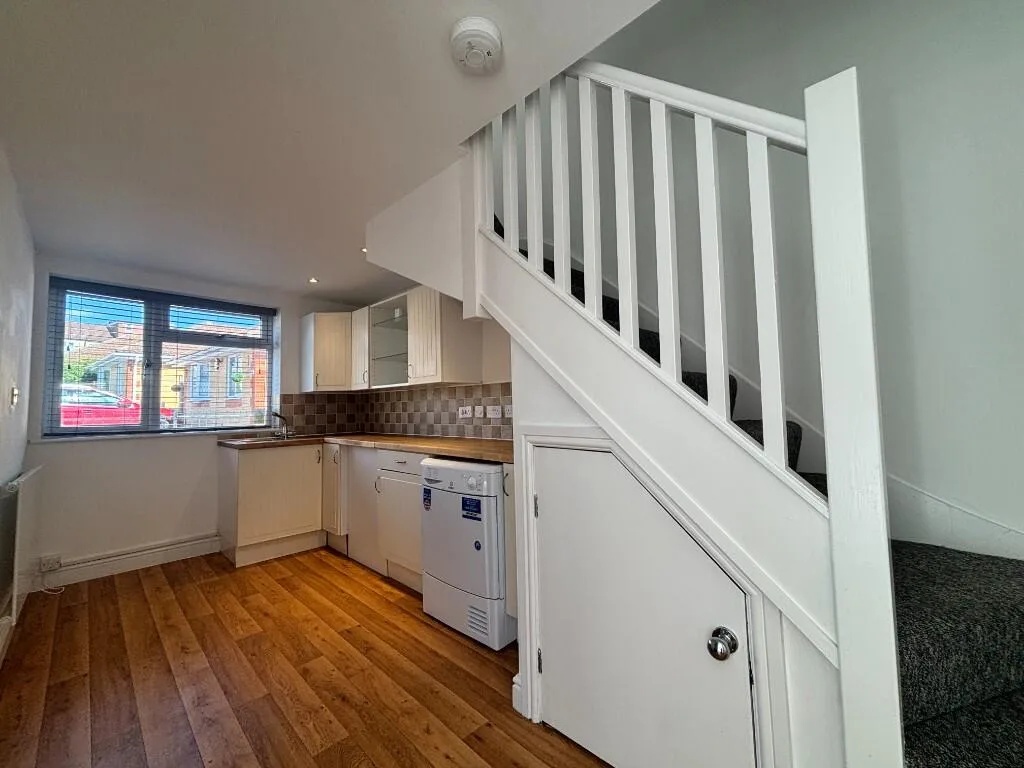 6 bedroom house for rent