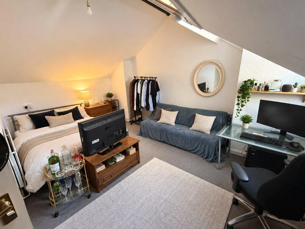 10 bedroom house for rent