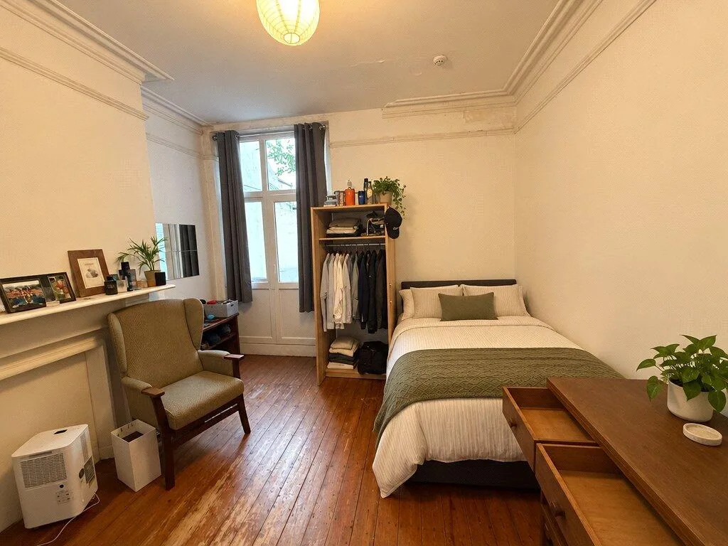 10 bedroom house for rent