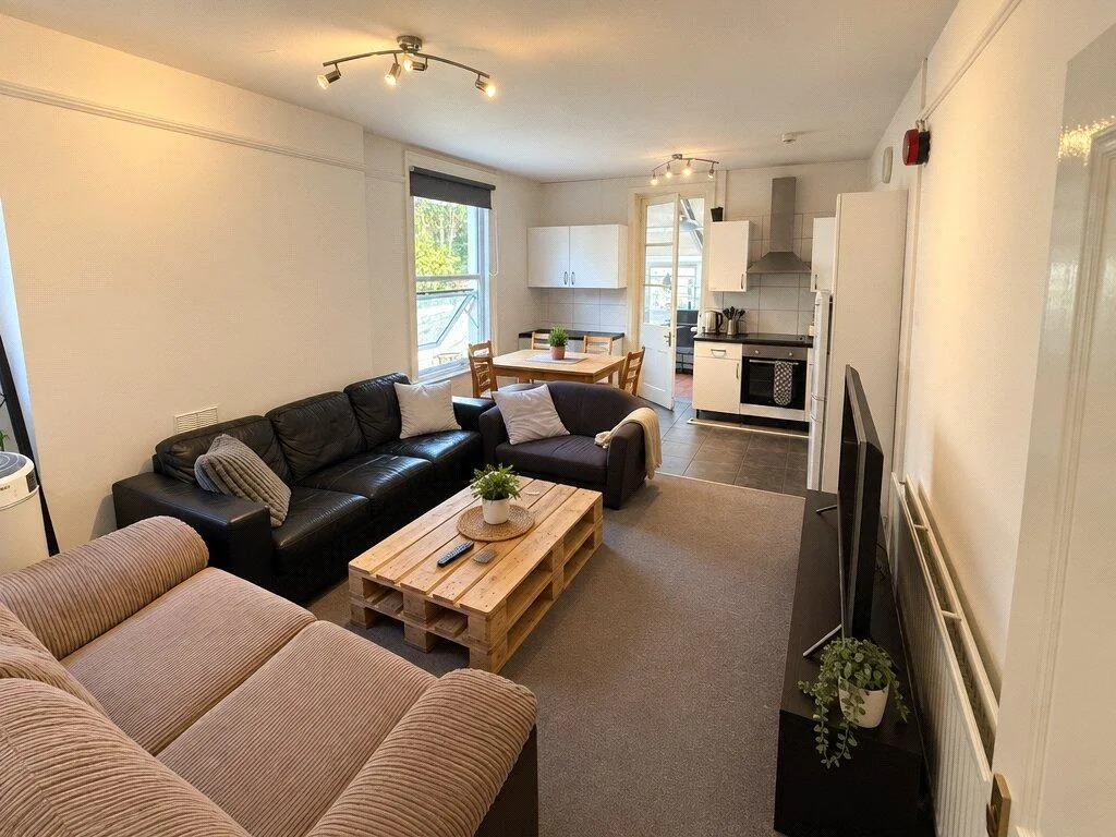10 bedroom house for rent