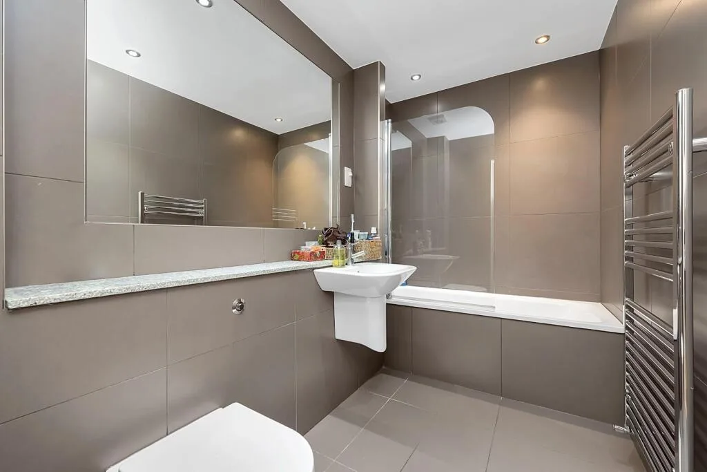 2 bedroom penthouse for rent