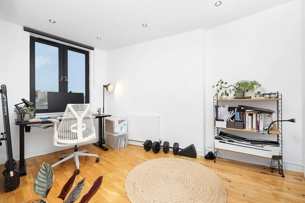 2 bedroom penthouse for rent