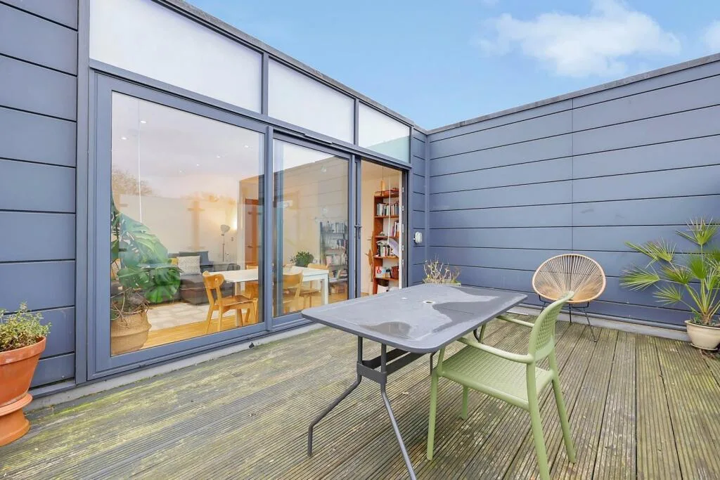 2 bedroom penthouse for rent