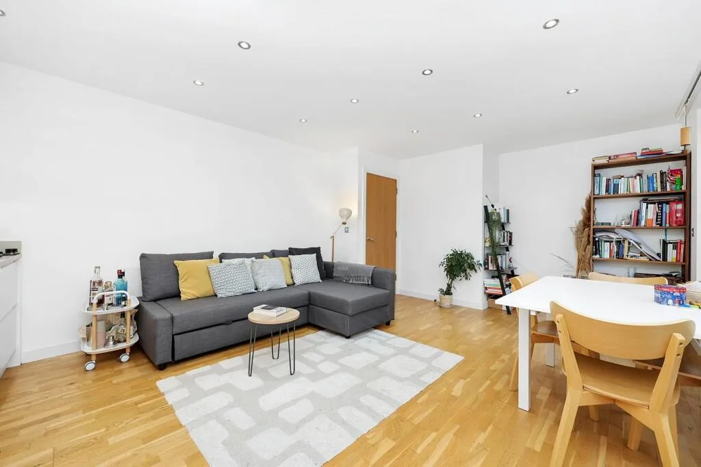 2 bedroom penthouse for rent