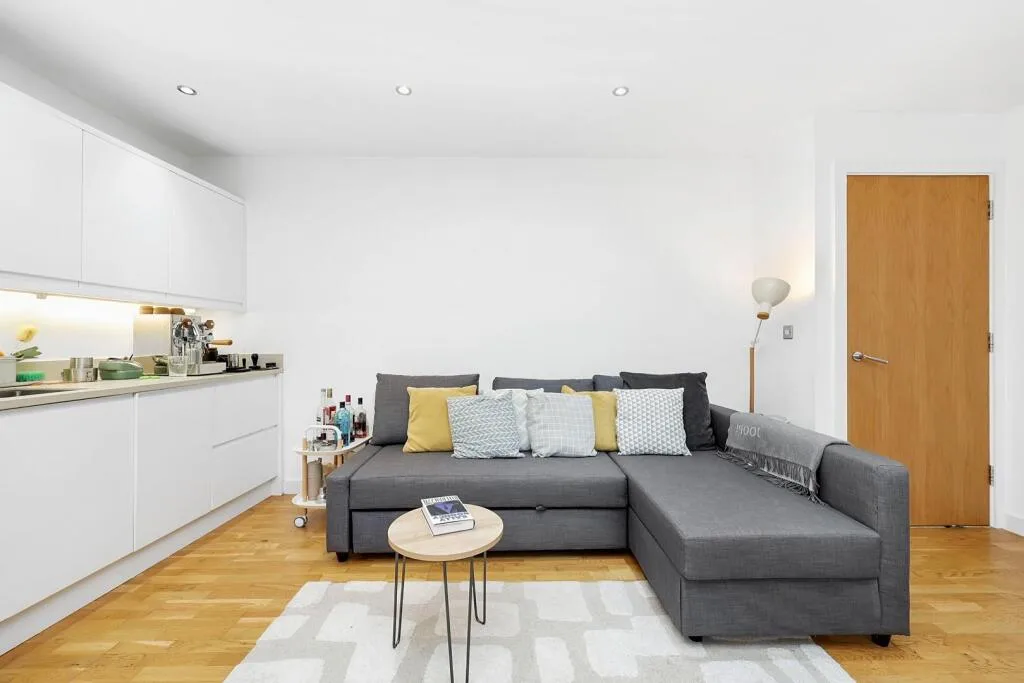2 bedroom penthouse for rent