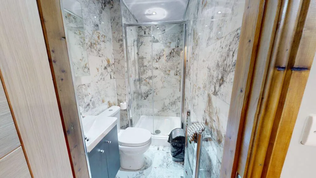 6 bedroom house for rent