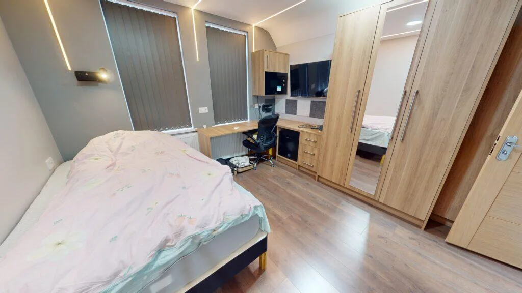 6 bedroom house for rent