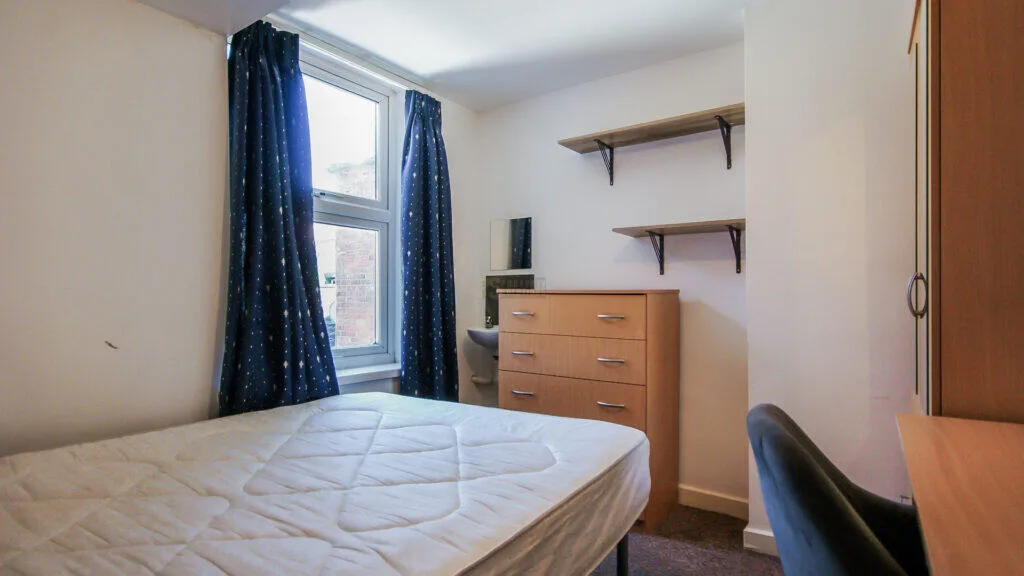 8 bedroom terraced house for rent