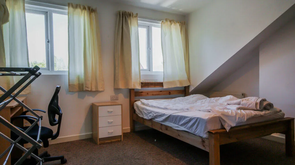 8 bedroom terraced house for rent