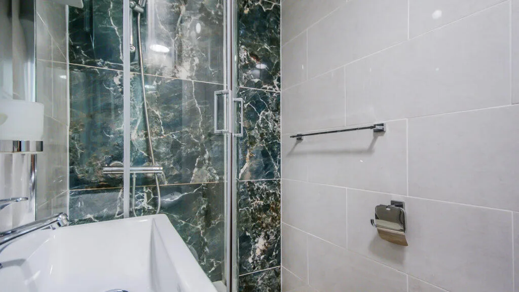 8 bedroom terraced house for rent
