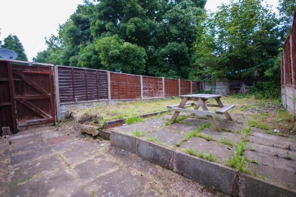 8 bedroom terraced house for rent