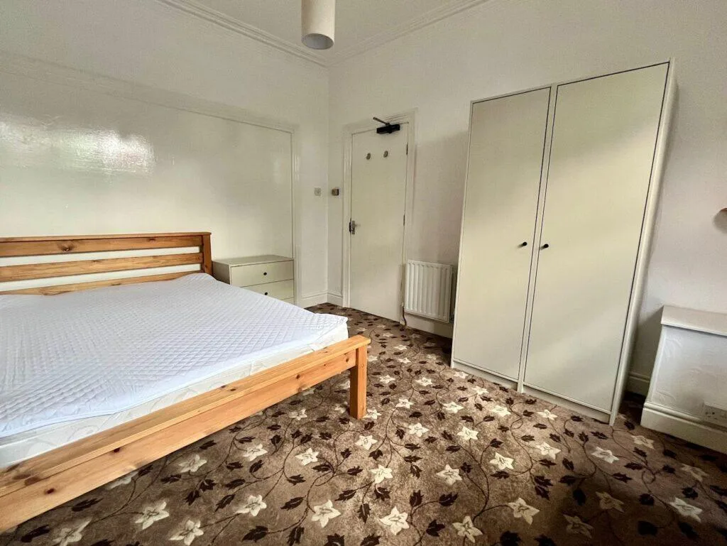 5 bedroom terraced house for rent