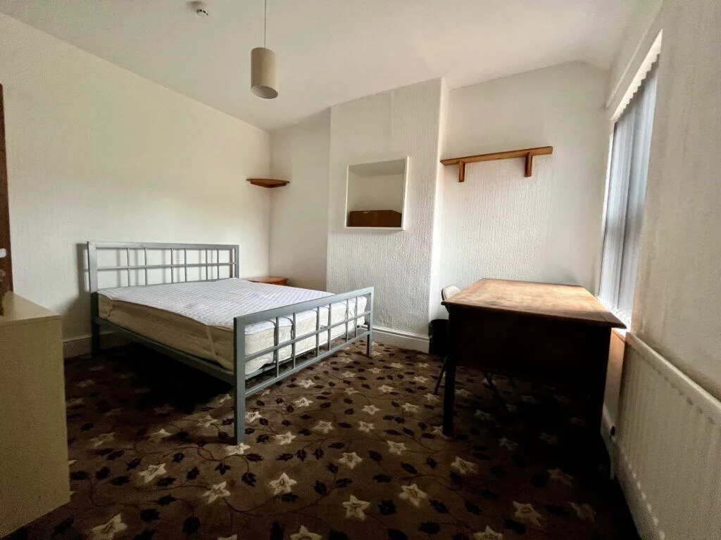 5 bedroom terraced house for rent