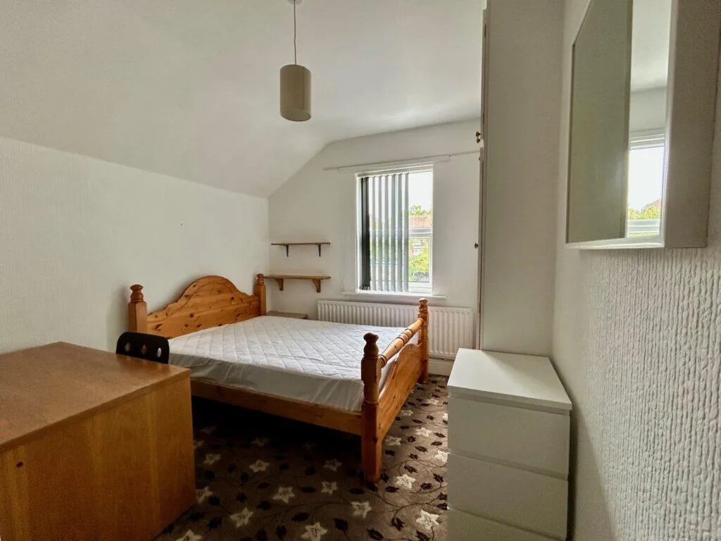 5 bedroom terraced house for rent