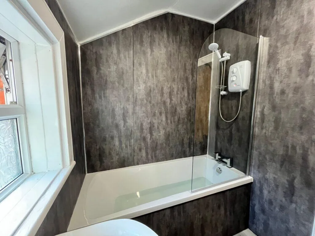 5 bedroom terraced house for rent