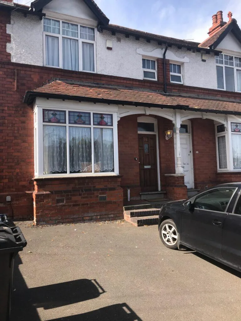 5 bedroom terraced house for rent
