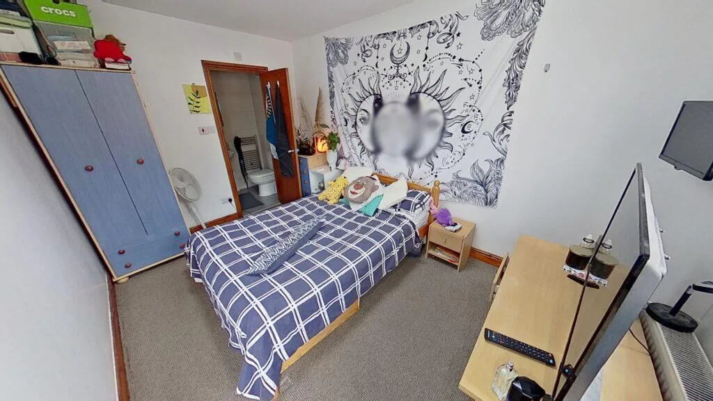 6 bedroom house for rent
