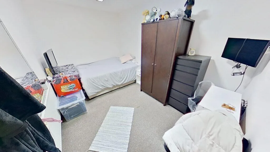 6 bedroom house for rent