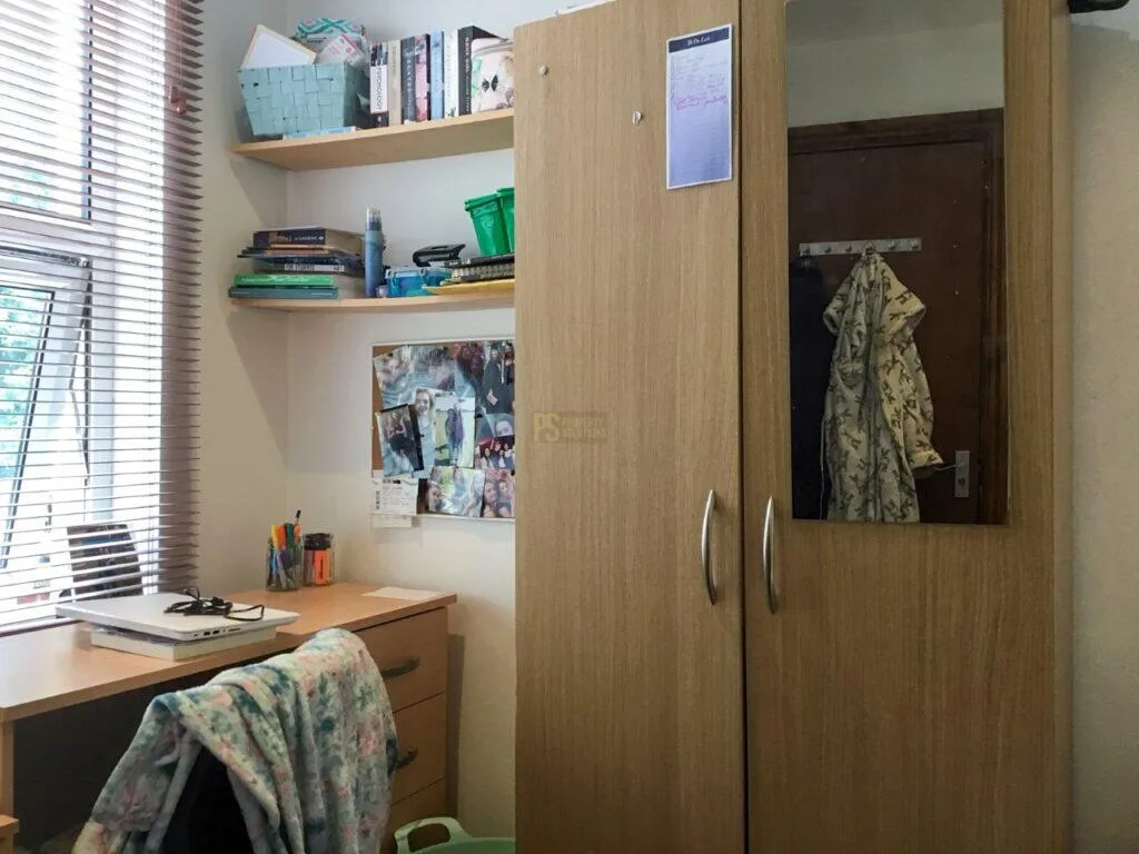 5 bedroom terraced house for rent
