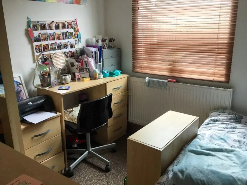 5 bedroom terraced house for rent