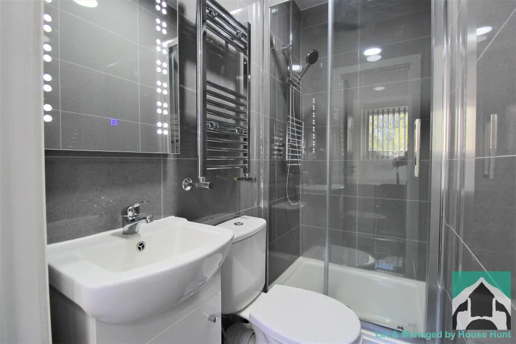 8 bedroom terraced house for rent