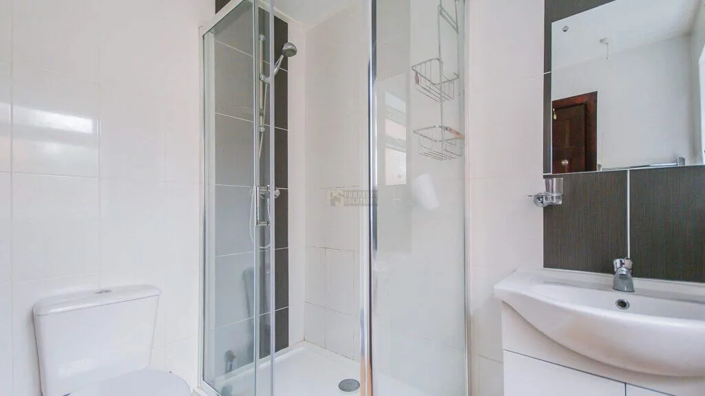 5 bedroom terraced house for rent