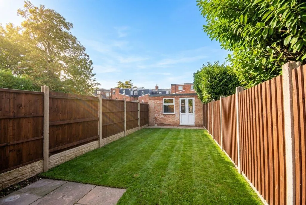 5 bedroom terraced house for rent