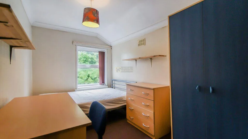 5 bedroom terraced house for rent