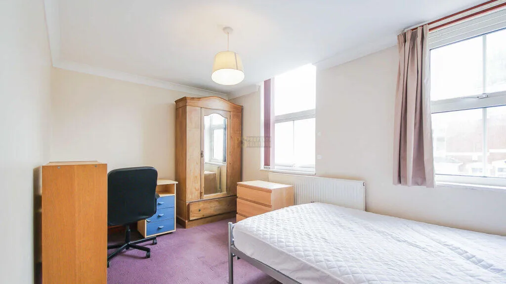 5 bedroom terraced house for rent