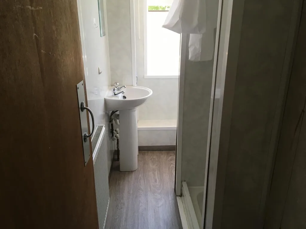 6 bedroom house for rent