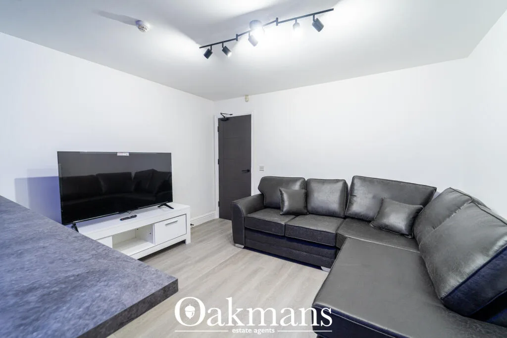 6 bedroom house for rent