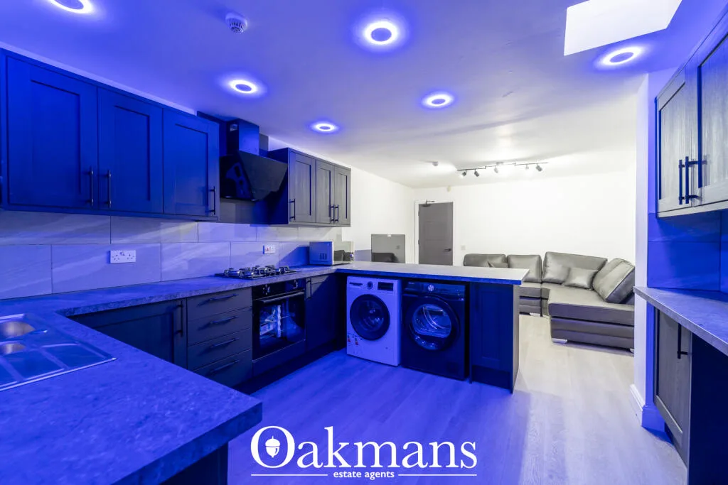 6 bedroom house for rent
