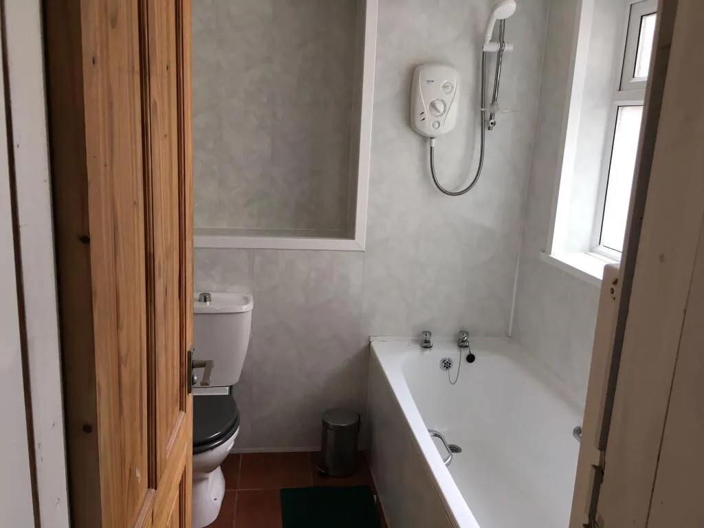 6 bedroom house for rent