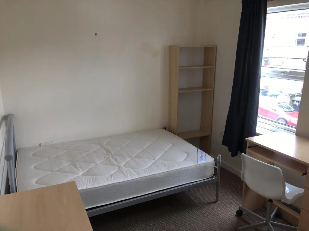 6 bedroom house for rent