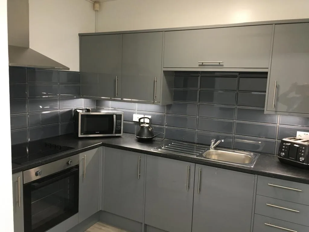 6 bedroom house for rent