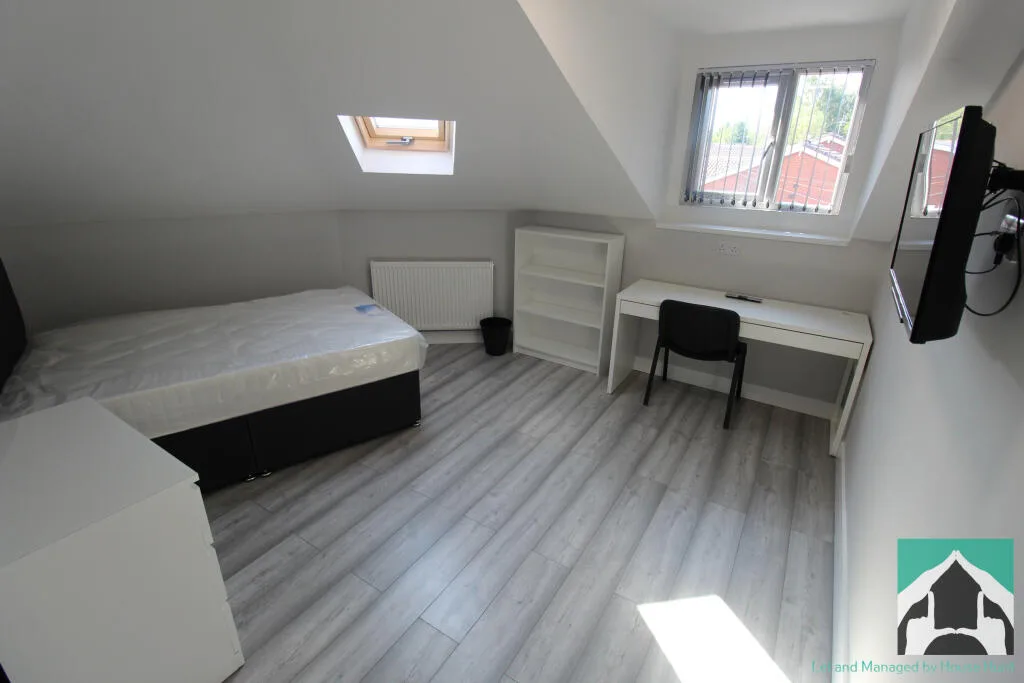8 bedroom house for rent