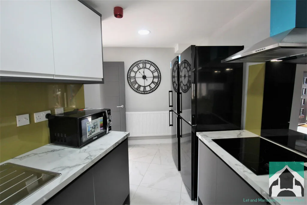 8 bedroom house for rent