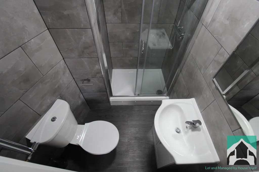 8 bedroom house for rent