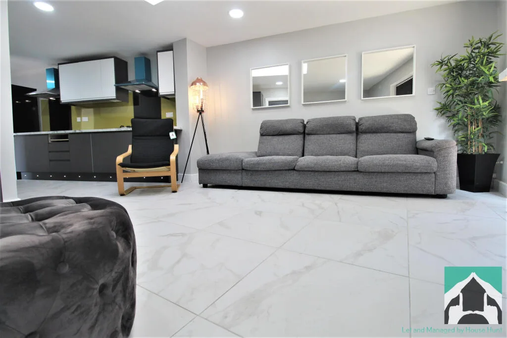 8 bedroom house for rent