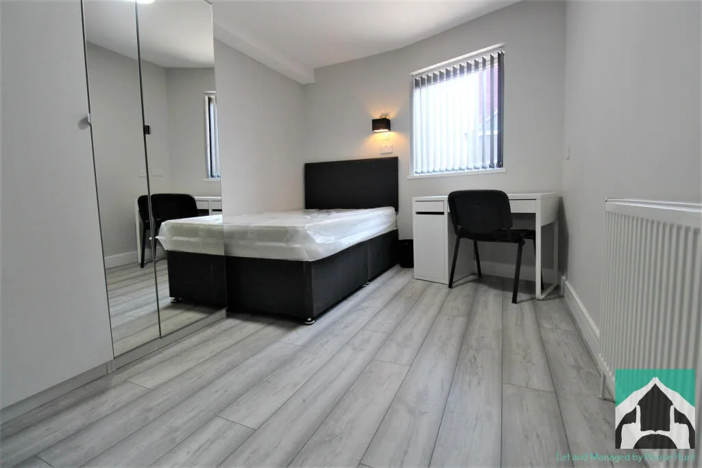 8 bedroom house for rent