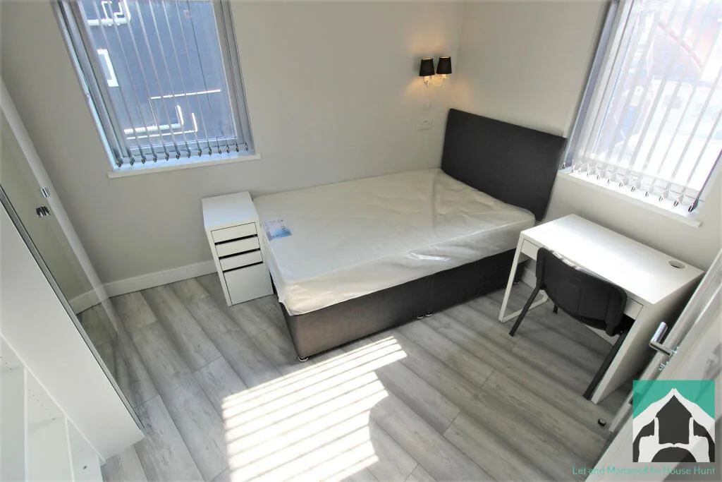8 bedroom house for rent