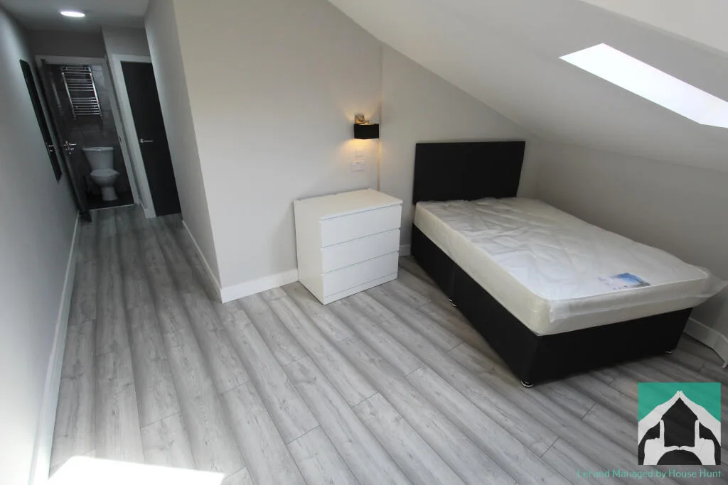 8 bedroom house for rent