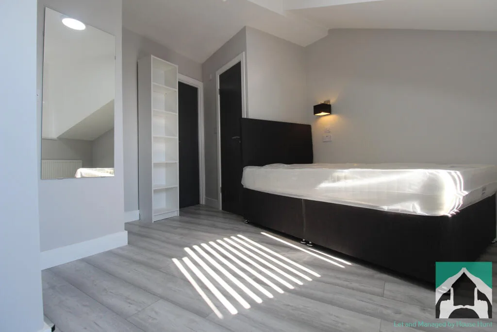 8 bedroom house for rent