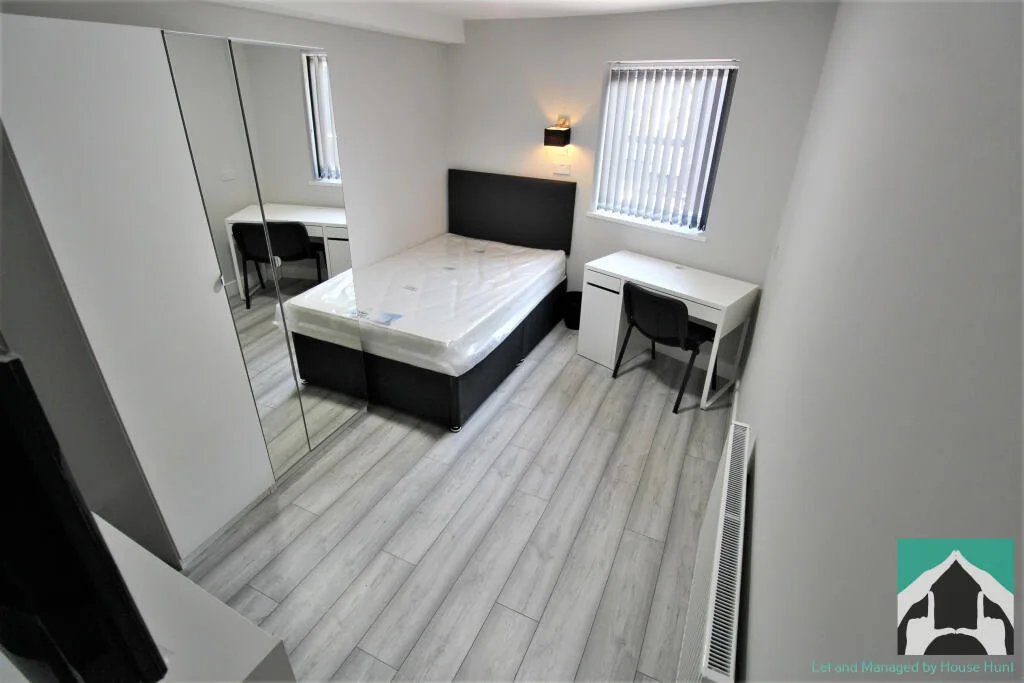 8 bedroom house for rent