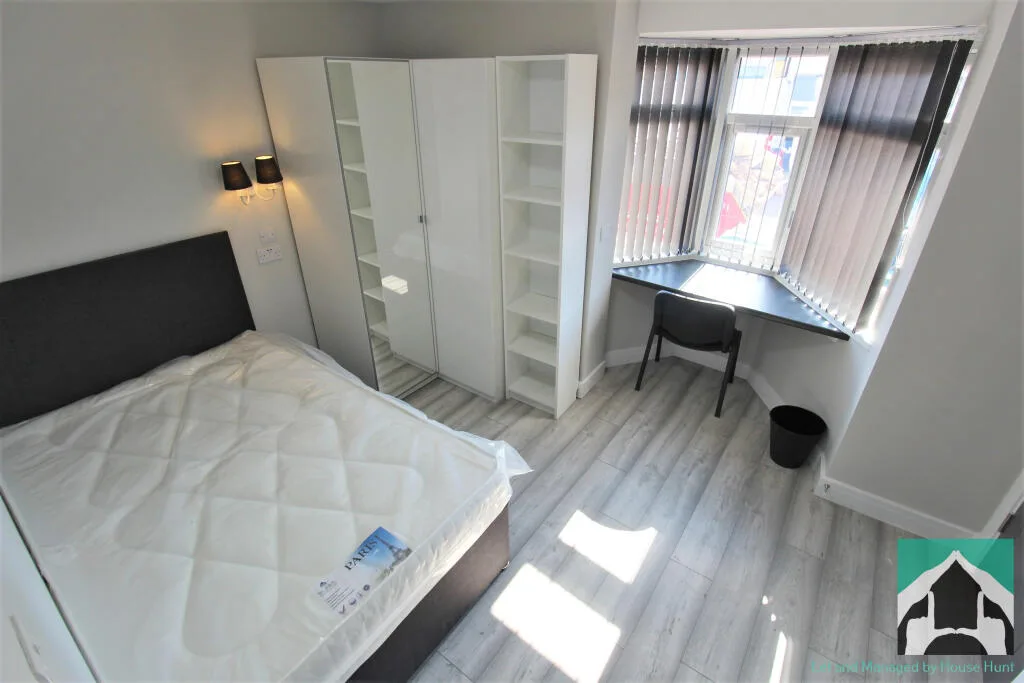 8 bedroom house for rent