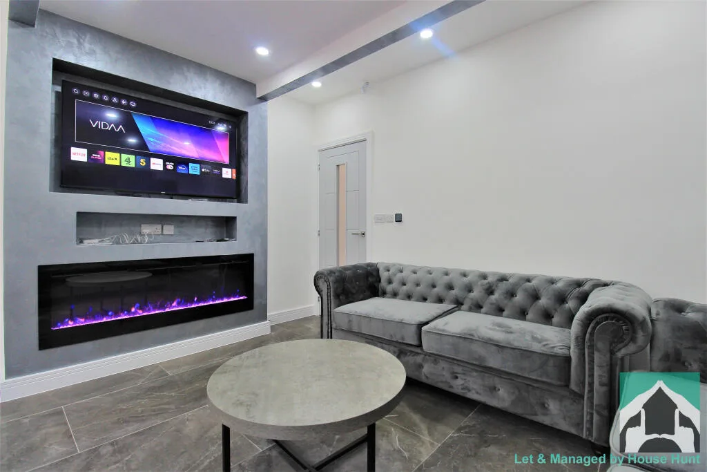 8 bedroom terraced house for rent