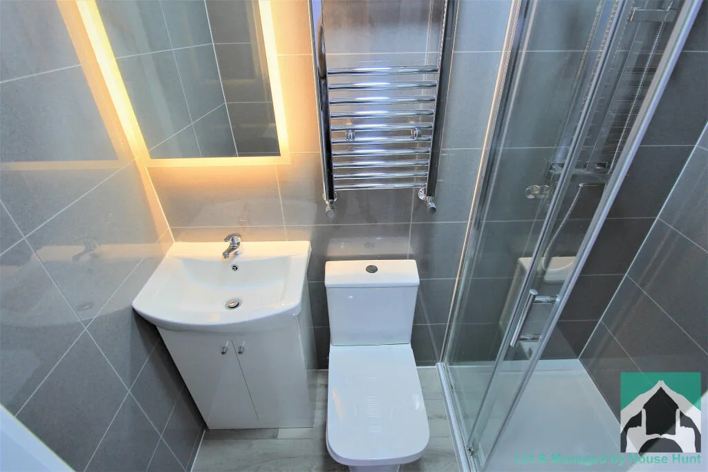 8 bedroom terraced house for rent